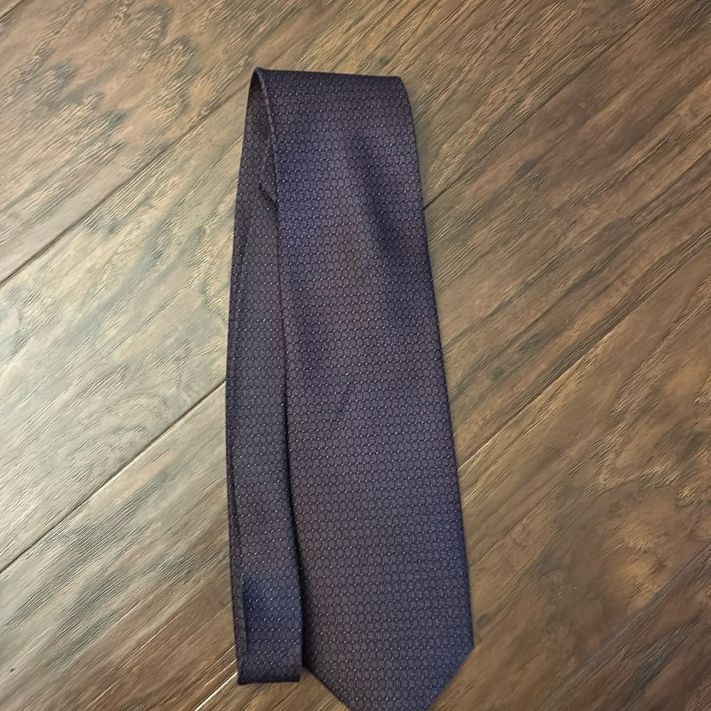 Purple tie
Romario Manzini tie